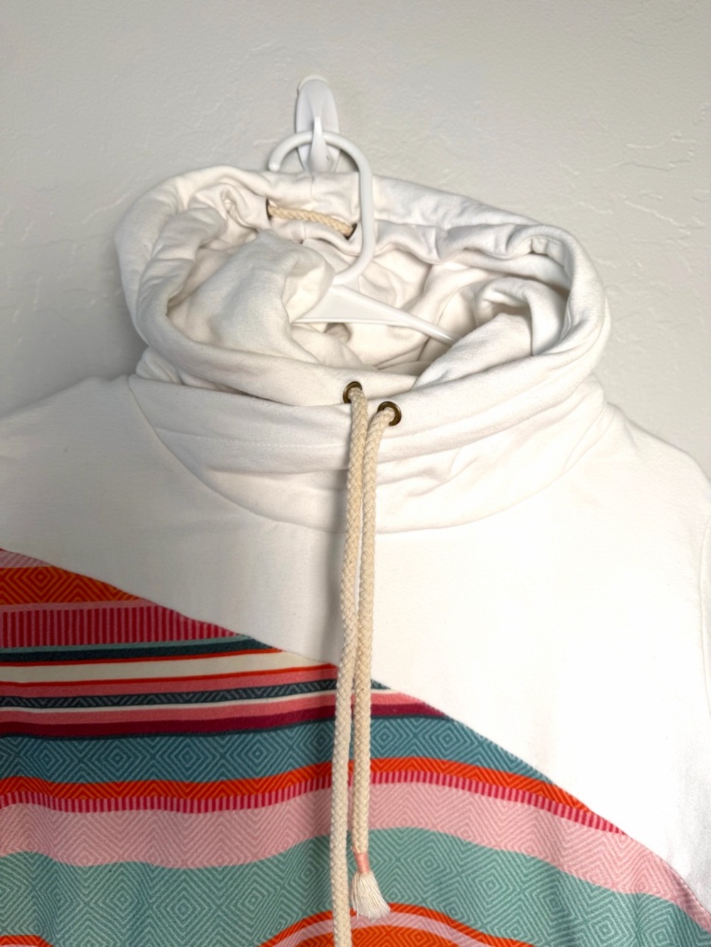 AMPERSAND AVE White, Pink & Teal Striped Sweatshirt Hoodie Pullover Size Small - Picture 5 of 9